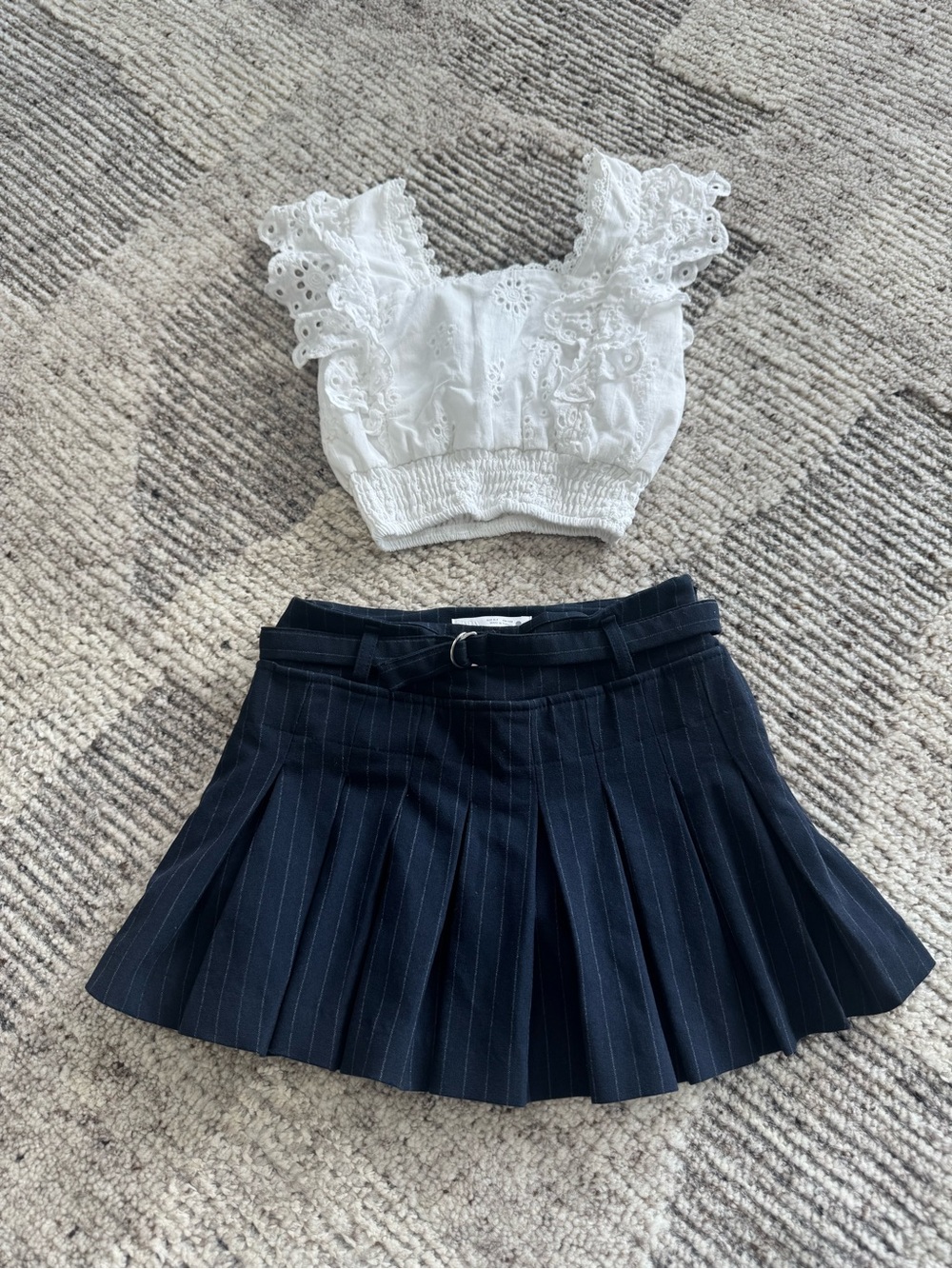A set of girls outfit